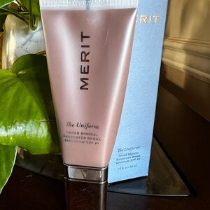 MERIT The Uniform Tinted Mineral Foundation - Cream Chestnut 08